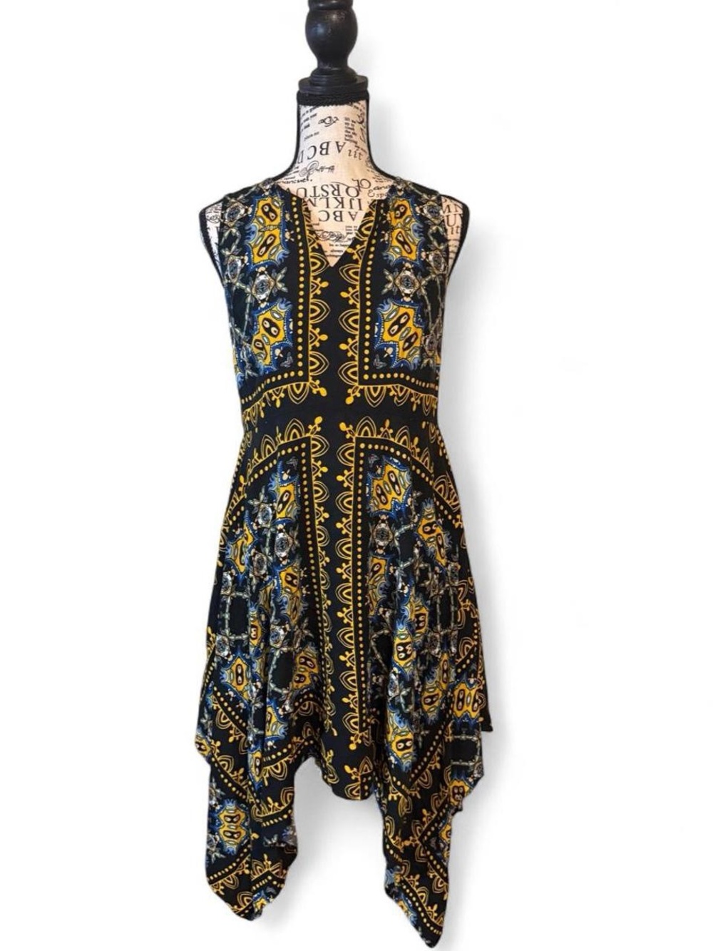 Monroe & Main Black Sleeveless Dress with Yellow & Blue Print
